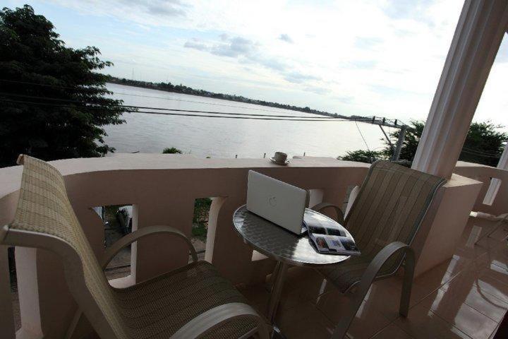 Nalinthone Guesthouse Ban Nongdouang Exteriör bild